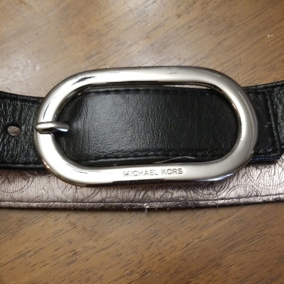 Michael Kors Accessories - 💜💐Michael Kors black leather belt 😊🌹